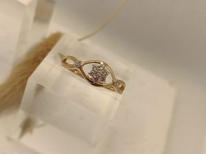 cincin emas 8k model variasi permata putih