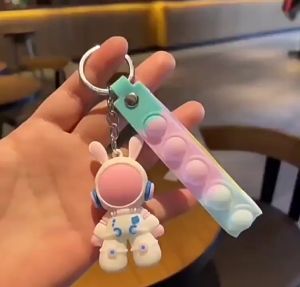 พวงกุญแจ นักบินอวกาศ🚀   จี้การ์ตูนเกม Little bear #super cute🚀👩🏻‍🚀🌏☀️