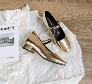 Womens Mary Jane Flat Shoes Spring 2025 New Style Small Size Fashionable Leather Version Inner Heightening Low Heel