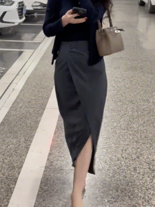 MANMI | Elegant Sophisticated Gray Pencil Skirt
