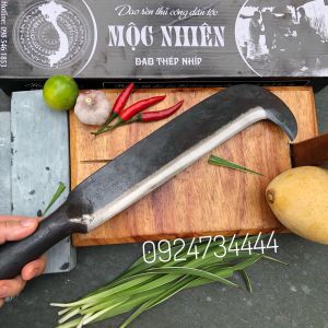 Liềm phát cây liền khối rèn từ nhíp ô tô 100% sắc bén bền lâu.