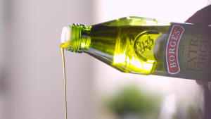 BORGES Olive Oil With Garlic 500ml | Minyak Zaitun With Garlic