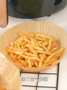 【 TAKE FREE OIL BRUSH】 50/100/150/200/300PCS Air Fryer Paper  Air Fryer Liner Air Fryer Sheet Oil-proof Parchment Paper Non-Stick Air Fryer Liners Baking Sheet  6.3" 100 PCS Paper Disposable