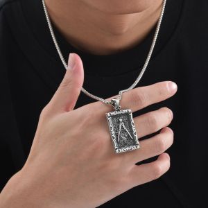 Kemstone จี้สร้อยคอไทเทเนียมทรงเรขาคณิตตัวหนาสำหรับผู้ชายของขวัญ