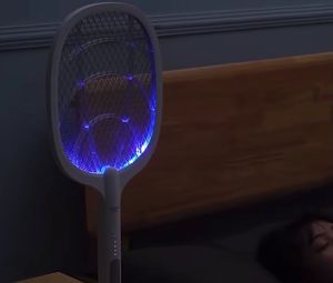 ไม้ตียุง ไม้ตียุงไฟฟ้า 2024 2in1ไม้ช็อตยุงไฟฟ้า 3000VและสายUSB มีฐานชาร์จไฟ ได้ทั้งตียุงและดักยุง mosquito killer