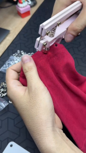 Bộ kìm dụng cụ bấm khoen mắt cáo đa năng kèm 300 khoen ore bấm khoen quần áo may mặc giày da thủ công -KÌM HỒNG
