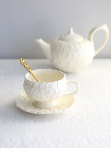 French Vintage Cream Colored Relief Floral Ceramic Coffee Cup Plate European Style Afternoon Tea Red Tea Cup Elegant Design