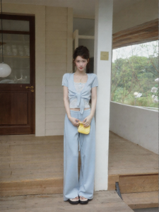 THROUS | Bộ Quần Áo Sọc Cổ U Ngắn