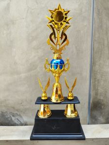 PIALA KAKI 2 HITAM SANGKAR merah biru atau hijau 50CM
