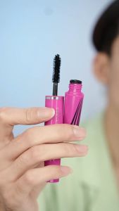 Kích dài mi 4x với sợi carbon Mascara 4D 2 in 1 Mistine Super model Miracle Lash Thái Lan
