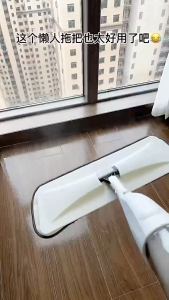 ไม่ถูพื้น แบบสเปรย์ ไม้ดัดฝุ่น ไม้ม็อบมีกระบอกเก็บน้ำในตัว สำหรับทำความสะอาดพื้น ไม้ถูพื้นพร้อมขวดรีฟิลน้ำ 350ML ไม่ต้องหิ้วถังน้ำ เพียงพ่นสเปรย์และถูได้ทันที