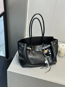 Large Capacity Single Shoulder Black Platinum Tote Bag Womens Handbag Commuter Style Polyester Lining Double Strap Lock Buckle