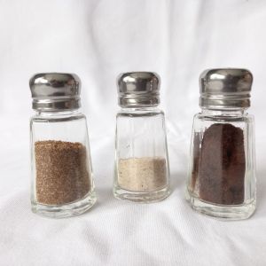 Tempat Aneka Bumbu Dapur Tempat Bumbu Garam Lada / Tempat Bubuk Cabe Botol Kaca / Bentuk segi 8