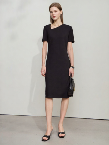 AMII | Minimalist Solid Fit Waist A-Line Medium Long Elastic Slant V-Neck Shoulder Pad Dress