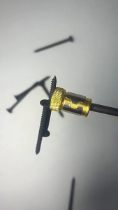 ปอกสวมหัวไขควงแม่เหล็ก สวมดอกไขควงกันสกรูหล่น  Magnetic screwdriver sleeve prevents screws from falling out