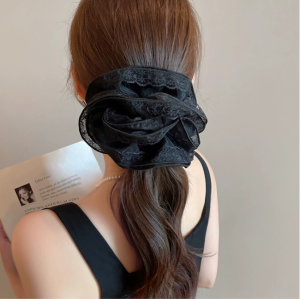 Elegant Black Lace Hairband with Versatile Curly Hair Style New Summer 2023 Fashion Accessory Japanese and South Korean Design