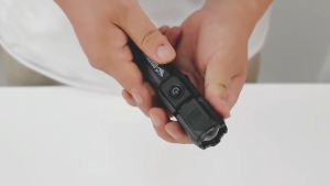 Senter Tangan Led Zoom Cahaya Super Terang Tahan 12 Jam 36 Watt Lensa Teleskop Zoom In-Out Smiling Shark 622a / Senter Tangan Bisa Di Zoom – Bisa Cod