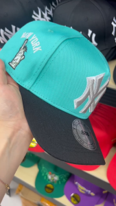 【COD】YanKees Light Green & Black Color Blocking Curved Brim For Men Snapback Cap Vintage cup baseball Cap 3D Embroidery Cap High Quality