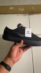 PROMO Sepatu Ventela Public Low All Black Natural - Sepatu Casual -Sepatu sekolah