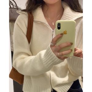 เสื้อสเวตเตอร์ถักแบบมีซิปสีขาวสำหรับผู้หญิง ฤดูใบไม้ร่วง/ฤดูหนาว เสื้อคาร์ดิแกนถักแบบหลวมๆ คอตั้ง ปกโปโล เสื้อคลุมกันหนาวแบบสวมหัว