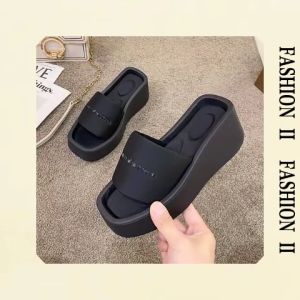 LHSunday ขายดี📢รองเท้าแตะแบบสวมรองเท้าแฟชั่ผญ - สวยจึ้งมากปั้มลายภาษาอังกฤษด้านบนพื้นนุ่ม สีที่ไม่กัดเท้า เป็นเครื่องมือที่ช่วยเหลือในการเลือกสีที่เหมาะสม