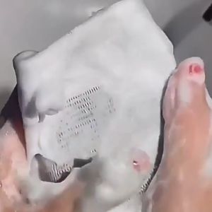 Anti-hair loss shampoo soap He Shou Wu Hair Darkening Shampoo Soap 妙肤彤人参首乌沐浴护发精油皂