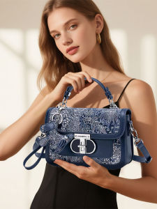 New 2025 Embroidered Blue And White Porcelain Lock Buckle Commuter Handbag Soft PU Leather Square Shoulder Bag for Youth