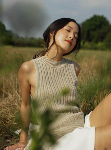 Knit Circle Coconut Knit Sleeveless Top (4 Colors) - เสื้อไหมพรมแขนกุด ลายทอพิเศษ ทอนูน สลับสองสี เนื้อผ้าหนานูม พอดีตัว ไม่รัดรูป วงแขนกว้าง ใส่สบาย