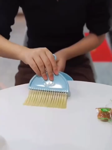 Bộ Chổi Quét Dọn Bao Sái Không Gian Bàn Thờ Bàn Làm Việc Máy Tính Bàn Phím Gọn Gàng Tiện Lợi