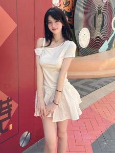 GUANSHU | Off-Shoulder White Mini Dress for Petite Women