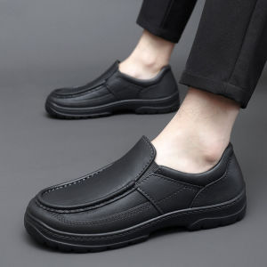 Pure Black Anti-Slip Kitchen Shoes: Men's Slip-On Waterproof & Oil-Resistant Options
