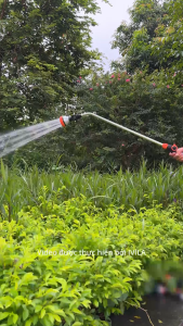 Vòi phun nước tưới cây đa năng 8 chế độ tay cầm dài 85cm kèm phụ kiện vòi xịt tưới cây xịt rửa xe rửa sân vườn tắm thú cưng
