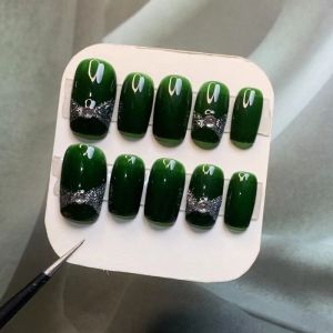 Handmade Green Nail Art Wearable False Nails Detachable Luxury Sensation Ice Fresh Feeling Nail Tips for Any Skin Type