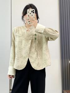 Huiyige Autumn Womens Long Sleeve Short Outwear New Chinese Floral Outwear Small National Style Chinese Knot Button Top