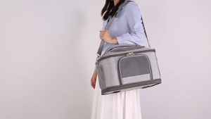 Double-layer Pet Backpack Large-capacity breathable Seperatable Suitable For Two Pets Detachable and Foldable Pet Carrier Backpack.New Elegant Double-Deck Pet Carrier for Cats & Small Dogs Breathable Fabric Durable Travel Accessory