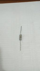 Resistor 1KW 2W digunakan untuk komponen elektronik mesin