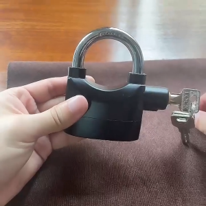 กุญแจเสียงไซเรน กันขโมย สำหรับ ล็อคบ้าน โกดังเก็บของ รถยนต์ รถมอเตอร์ไซค์ ปั้มน้ำ ดังสูงสุดถึง 110 dB แข็งแรง ทนทาน มีทั้งคอสั้น-คอยาว