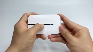 】ไวไฟพกพา 1000Mbps ใช้ได้ทุกซิมไปได้ทั่วโลก 4G/5G เพิ่มความเร็วเน็ต 3000% ใส่ซิมปล่อย ทนทานยาวนาน Wi-Fi พกพาสะดวก เราเตอร์ใส่ซิม Pocket WiFi พอคเก็ตwifi Wifi Modem โมบายไวไฟ