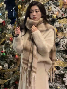 Thickened Winter Scarf Womens Korean-style INS Retro Tassel Fashion Couple Neck Scarf Heated Square Silk Scarf for Students