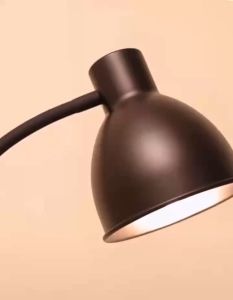 โคมไฟตั้งพื้นสีดำ-ขาวแบบมินิมอล ใช้ได้ทั้งห้องนั่งเล่นและห้องนอน เหมาะสำหรับแต่งบ้าน