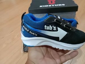 KIDZTUBS Sepatu Sekolah Anak Paket Komplit Sepatu Sekolah + Tas Sekolah + Kaos Kaki Size 28 29 30 31 32 33 34 35 36 37 TUBS1008022025