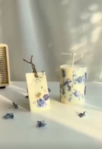 Sustainable Valentines Day Dried Flower Candle – Aromatherapy Self-Care Meditation & Cozy Mood Candle Gift for Him or Her | Lavender Dreams Colour | Arrives Before Feb 14