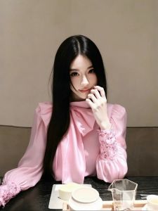 Elegant Luxury Younger-looking French Style Ladies Blouse