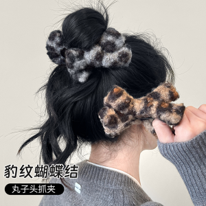 Retro Lamb Fur Bun Hair Clip Womens Large Size Top Clip Shark Clamp Luxury Versatile Hair Clip Sweet Style Fashionable Hair Accessories