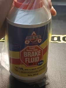 MINYAK REM MINYAK KOPLING OLI REM OLI KOPLING DOT 3 300ML MOTOR MOBIL