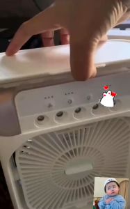 WXB 3 in 1 พัดลม USB ไอเย็น ทำความชื้น พัดลมไอเย็น พัดลมพกพาขนาดเล็ก มีระบบไอน้ำ ตั้งโต๊ะ พัดลมไอเย็นขนาดเล็ก ไฟ LED 7 สี