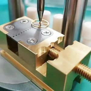 Copper Pliers Fixture Pointer Tube Clamp Manual Vise Watch Collet Tightening Tool Watch Repair Tool Watch Head Holder