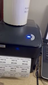 Một cuộn 50 mét - Giấy in Mã Vạch 35 x 22 loại 3 tem 1 hàng - 3 Tem Nhiệt