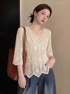 AIYITI | Bohemian Lace Trim V-Neck Knit Shirt Three Quarter Sleeve