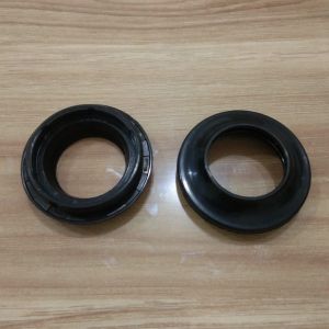 Oli Shock Seal Abu Debu Tutup Shock Honda GN5 Yamaha 3AY Oli Shock 200 ML 2 botol + Sil Abu Debu 2 pcs Universal untuk semua motor bebek Yamaha Honda